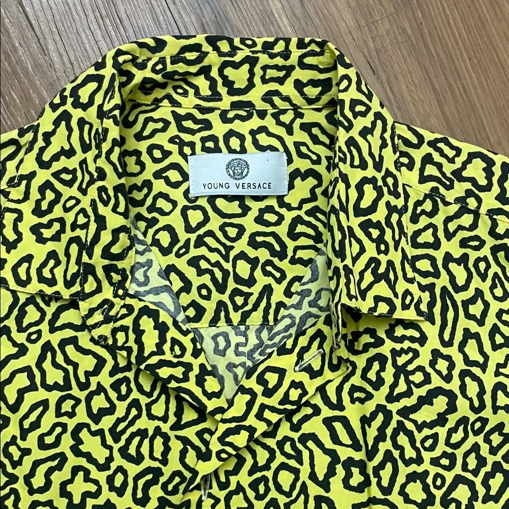 Young Versace boys yellow and black Leopard Print button down Shirt‎
